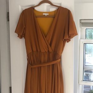 XL mustard dress with waist tie and leg slit